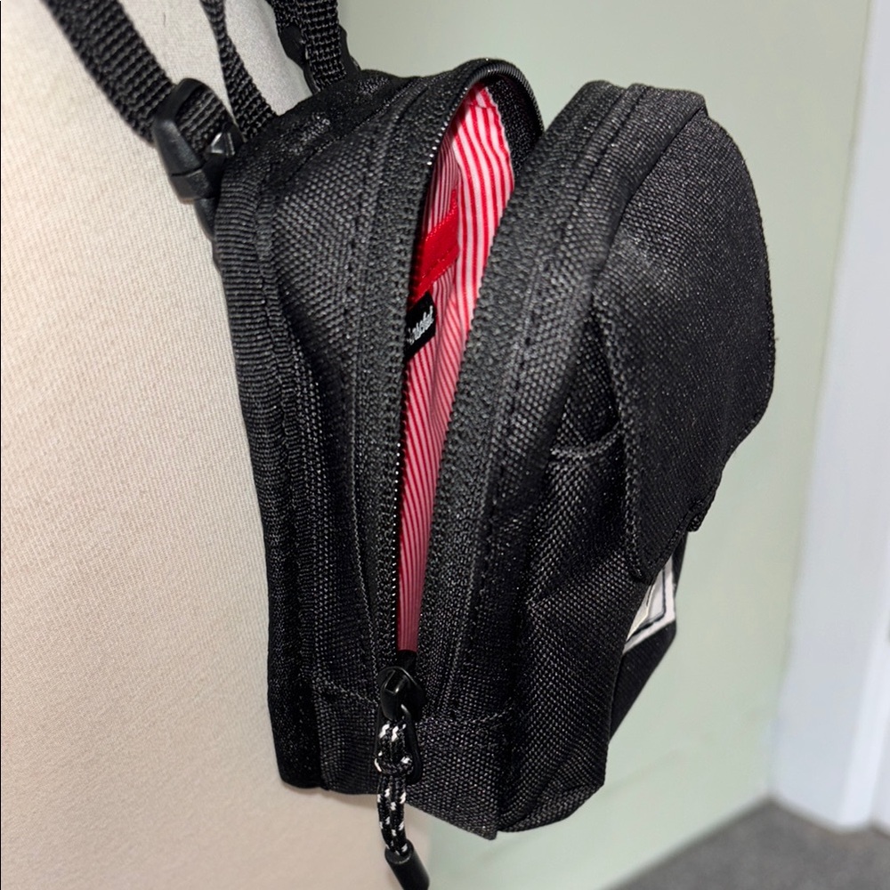 Herschel Supply Company Black adjustable strap Crossbody Bag - Picture 5 of 11